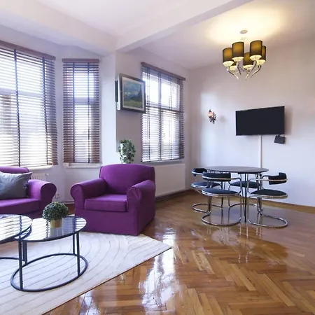 Amazing Flat Near Osmanbey Metro Station *